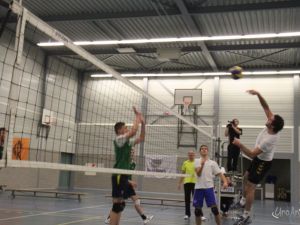 UA131109volleybal112..JPG